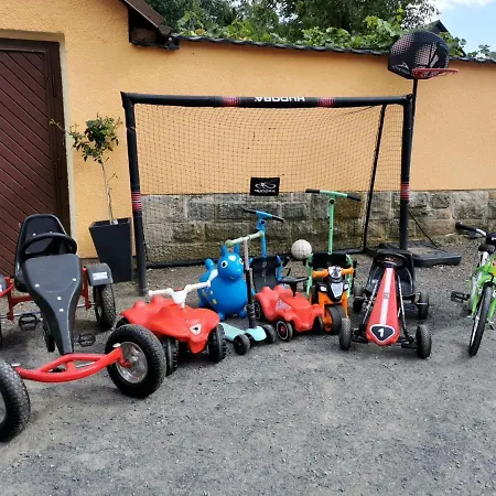 Waldblick Mit Pool Und Kinderspielplatz Apartment