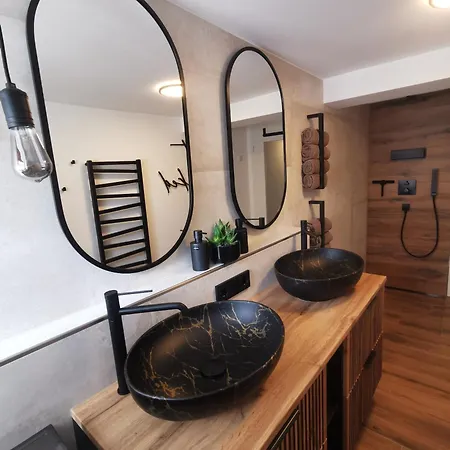 Waldblick Mit Pool Und Kinderspielplatz