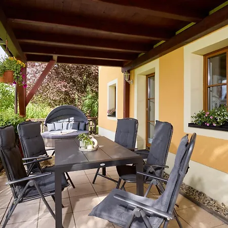 Naehe Dresden Mit Pool & Spielplatz - 