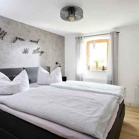 Naehe Dresden Mit Pool & Spielplatz - 